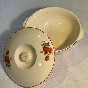 Vintage Casserole Dish Round Covered.Ceramic Made In USA.Universal Cambridge